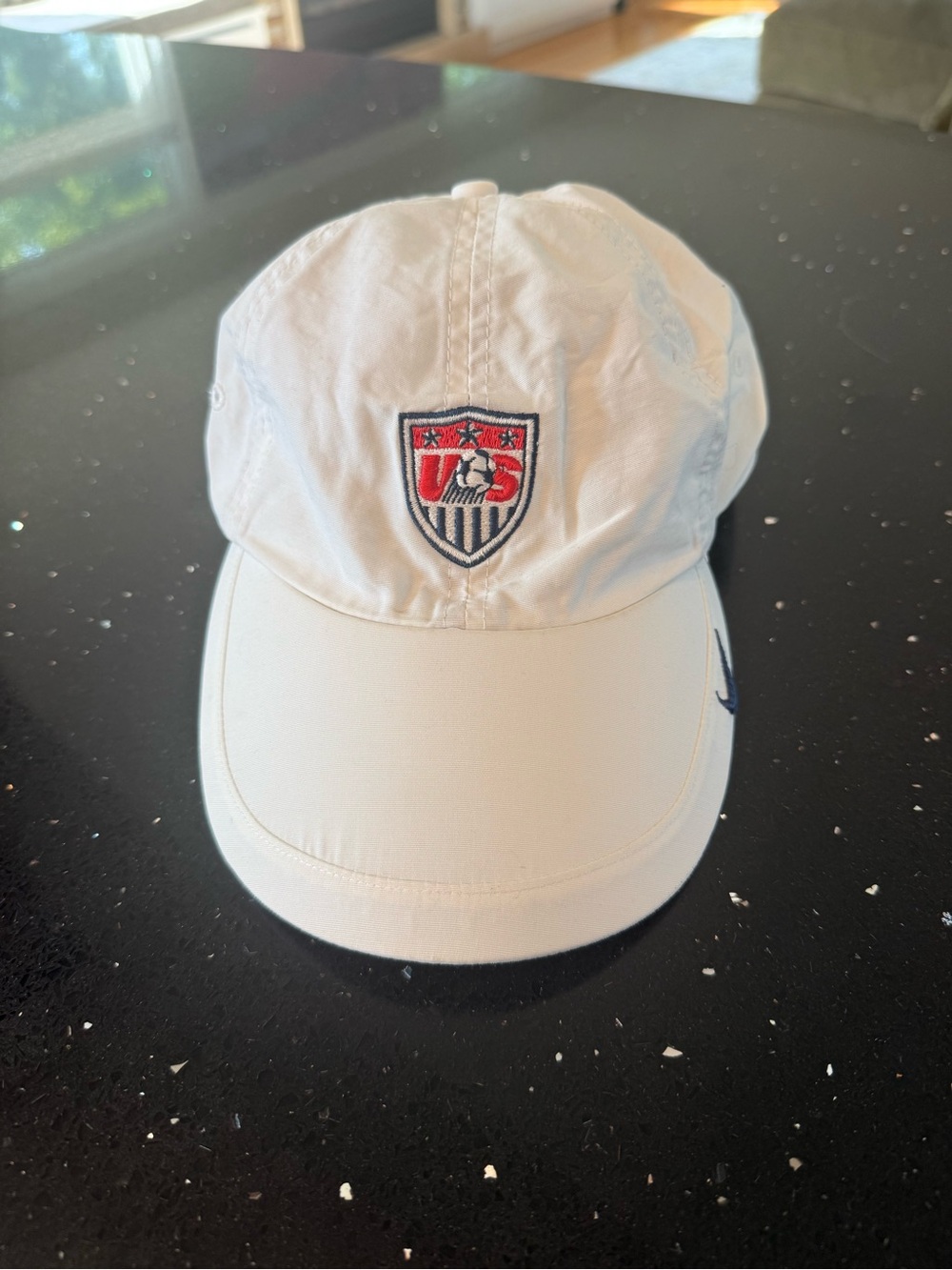 Nike White US Soccer Shield Athletic Cap - Picture 3 of 5